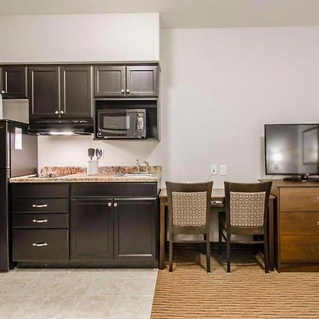 Royal Suites Estevan Екстер'єр фото