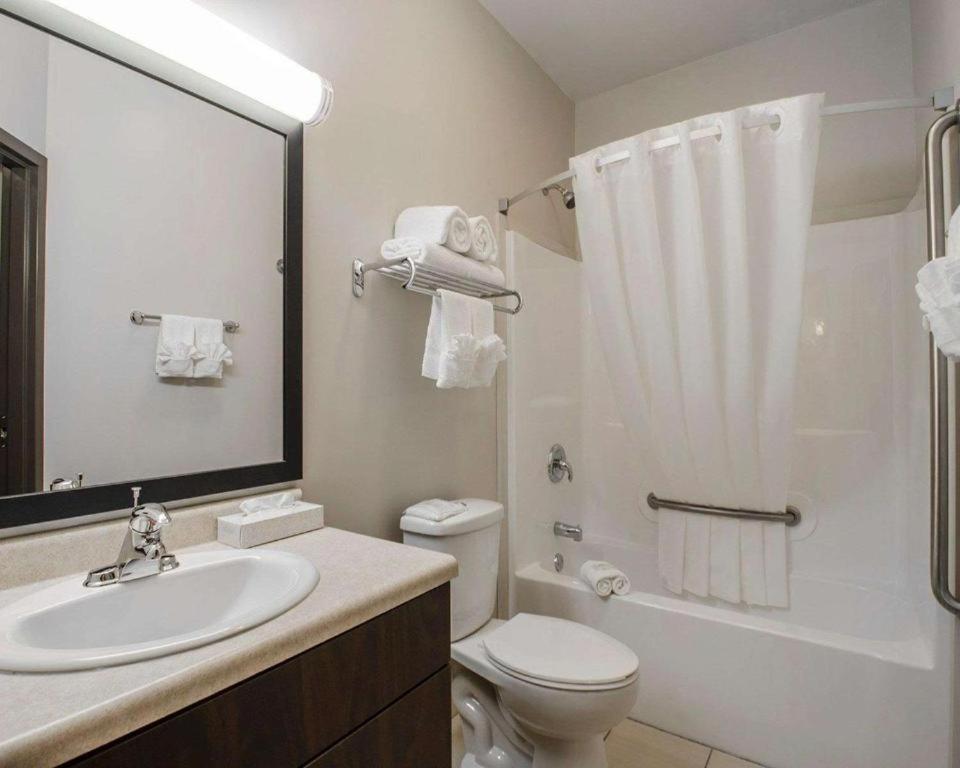 Royal Suites Estevan Екстер'єр фото